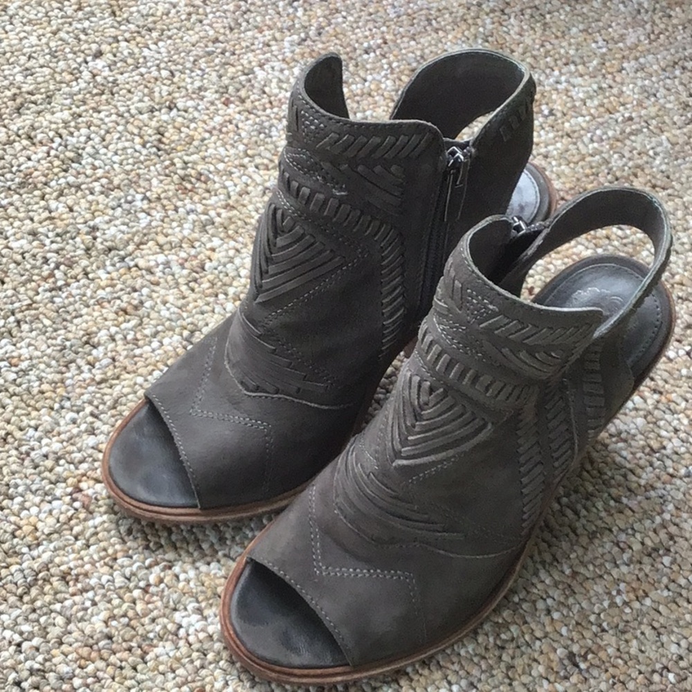 Beautiful Vince Camuto open toe leather boots